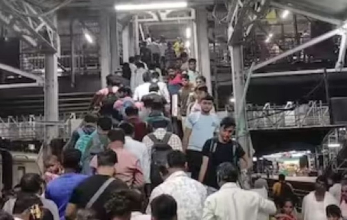 বর্ধমান রেলস্টেশনে পদপি*ষ্টে আহ*ত যাত্রী