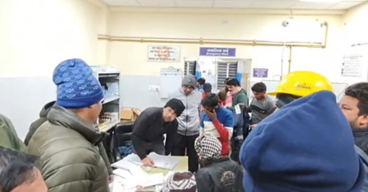 বছর শেষে ভ*য়াবহ দু*র্ঘটনা! জলবিদ্যুৎ প্রকল্পের টানেলে ট্রেন সং*ঘর্ষে আ*হত অন্তত ৬০