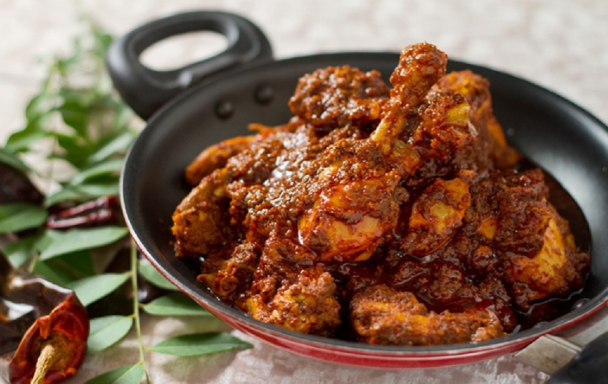 রোজকার চিকেনের একঘেয়েমি কাটাতে বানিয়ে ফেলুন কর্ণাটকি স্টাইল ঘি রোস্ট