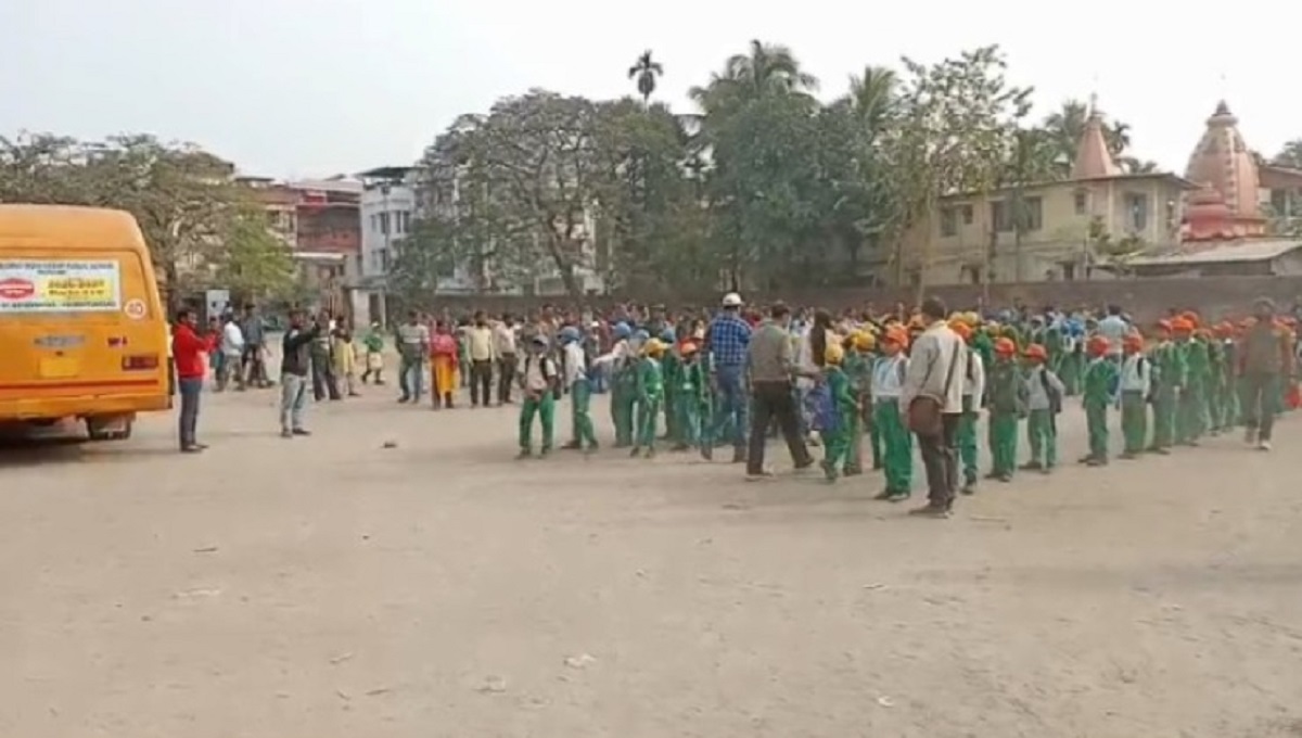 রোহিণীতে বনভোজনের উদ্যোগ নিল বরদাকান্ত বিদ্যাপীঠ