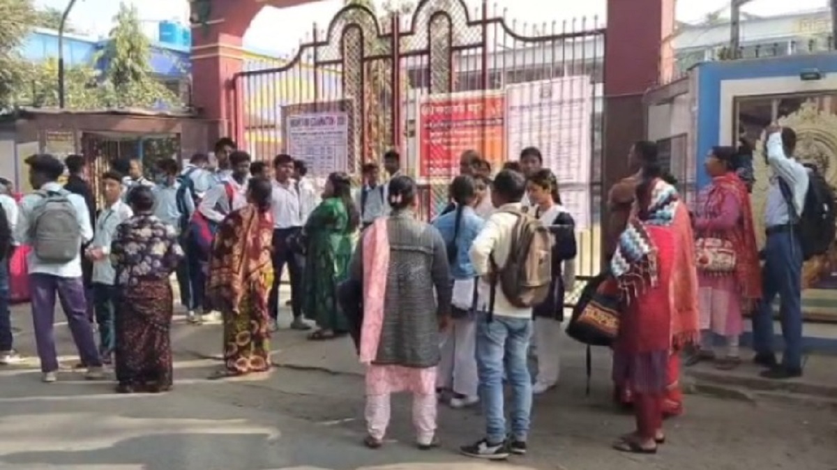 আজ থেকে শুরু চলতি শিক্ষাবর্ষের মাধ্যমিক পরীক্ষা