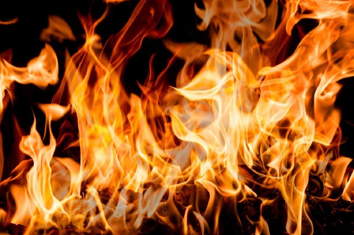 দক্ষিণ ২৪ পরগনায় ফের আগুনের তাণ্ডব, পুড়ে ছাই একাধিক দোকান