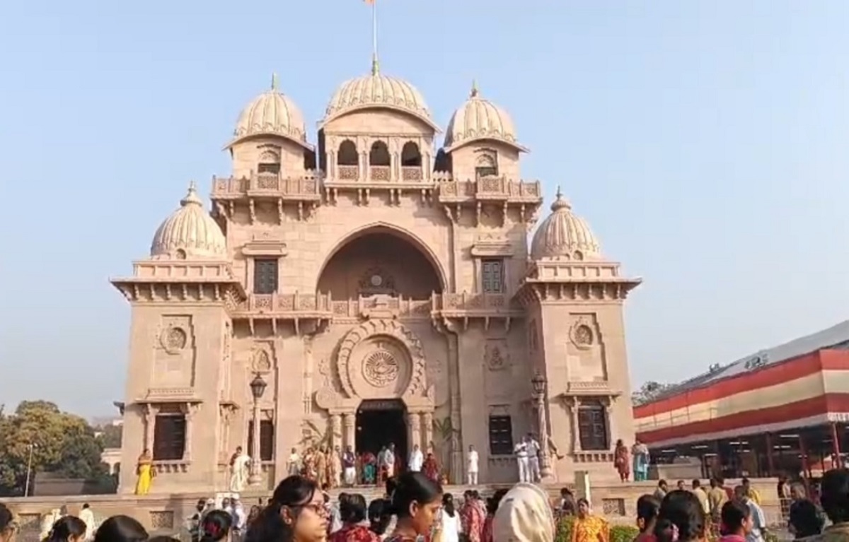 মঙ্গলারতি দিয়ে সূচনা, দিনভর ধর্মীয় আয়োজনে মুখর বেলুড় মঠ