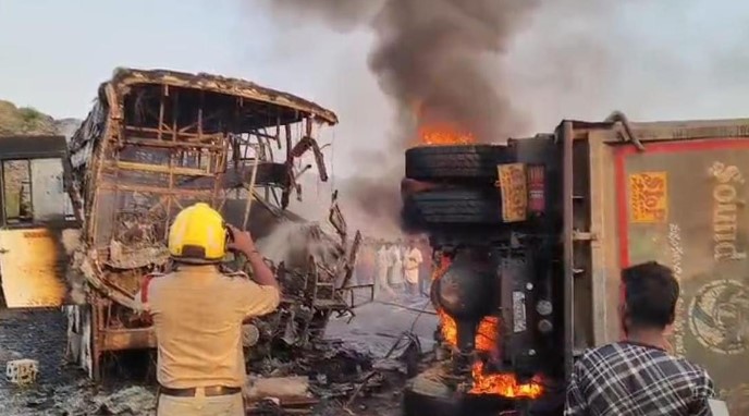 মারকাপুরমে বাস-ট্রাক সংঘর্ষে ১৩ জনের প্রাণহানি, আহত ২৫; গভীর শোক প্রকাশ করলেন চন্দ্রবাবু নাইডু