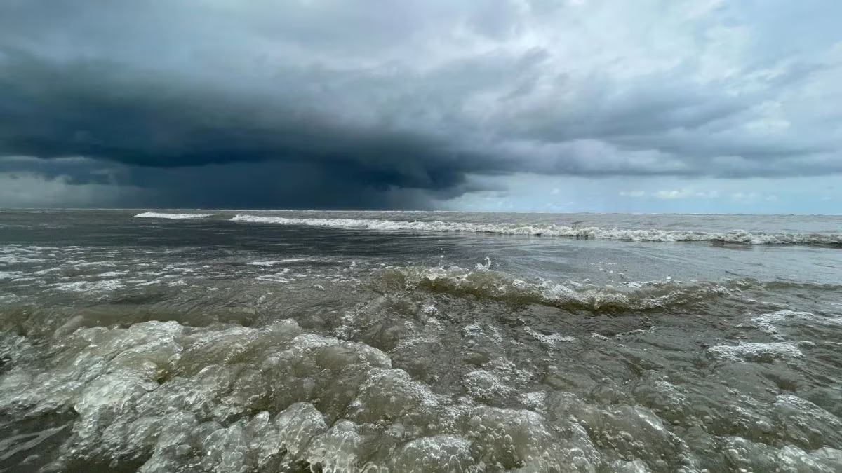 উত্তরবঙ্গে ভারী বর্ষণ, দক্ষিণবঙ্গে কালবৈশাখী; তাপমাত্রার পারদ ওঠানামা করবে রাজ্যজুড়ে