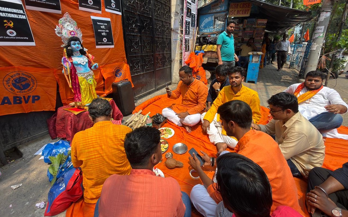 কলকাতায় কলেজ স্ট্রিটে উদযাপিত হল রাম নবমী উৎসব, ভক্তিময় পরিবেশ বিরাজ