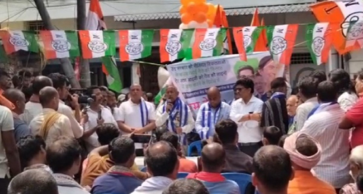 জনসংযোগে জোর শিলিগুড়িতে, উন্নয়নের বার্তা তুলে ধরলেন তৃণমূল প্রার্থী গৌতম দেব