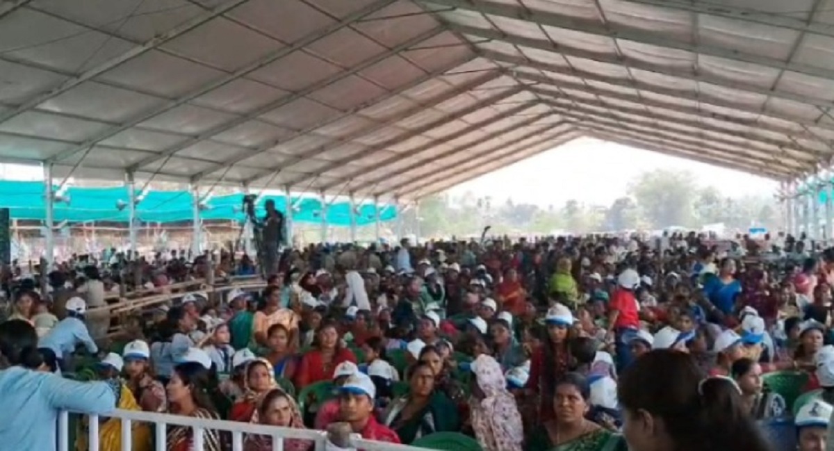 অভিষেকের জনসভায় আমবাড়িতে উপচে পড়া ভিড়