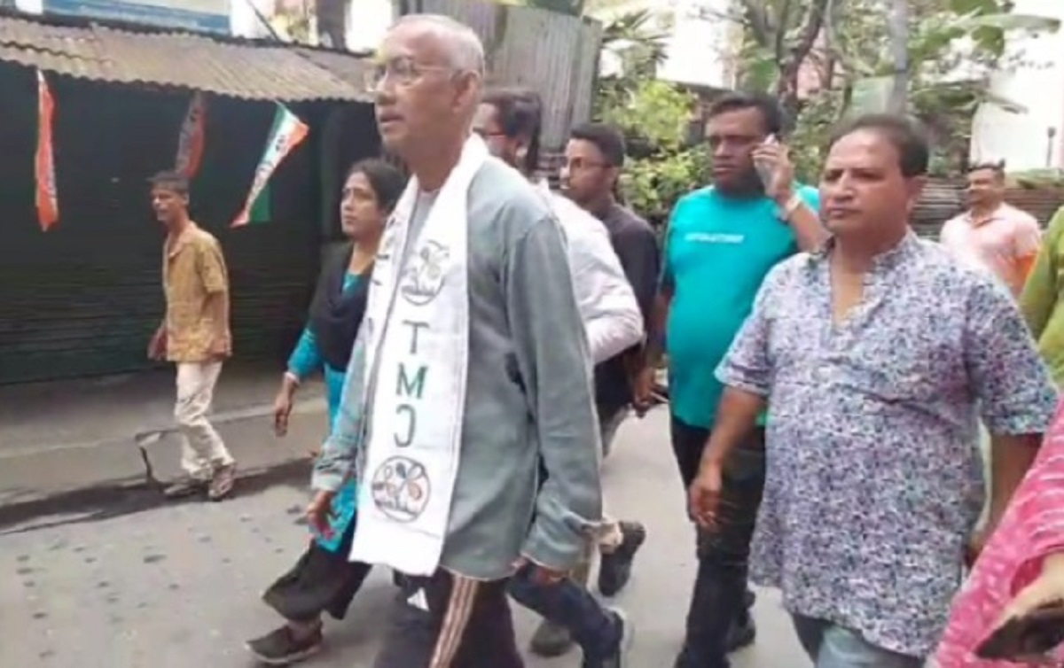 মমতার পদযাত্রার পরদিনই সকাল সকাল জনসংযোগে গৌতম দেব