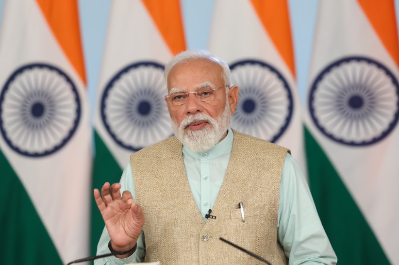 নির্বাচনী আবহে আসামের চা বাগানে প্রধানমন্ত্রী: নারী শ্রমিকদের সঙ্গে কুশল বিনিময়