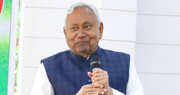 বিহারের রাজনীতিতে নীতিশ যুগের অবসান: মন্ত্রিসভা বিলুপ্তির সুপারিশ ও মুখ্যমন্ত্রীর পদত্যাগ