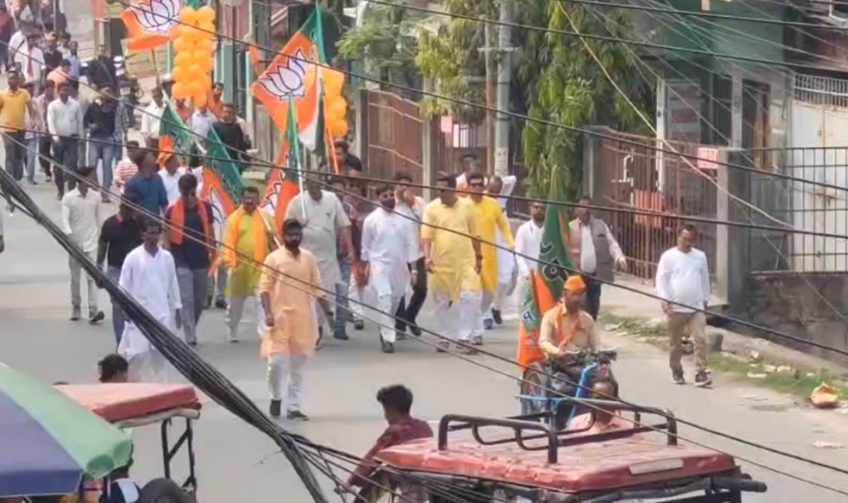 বিজেপির তিন প্রার্থী বিশাল মিছিল নিয়ে জলপাইগুড়িতে নমিনেশন জমা দিলেন