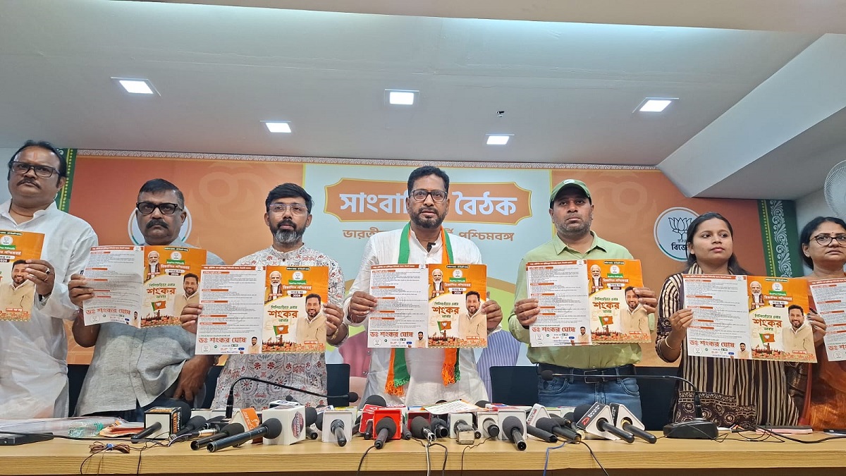 ভোটের মুখে শিলিগুড়িতে প্রচারে গতি, ইস্তেহার প্রকাশ বিজেপির