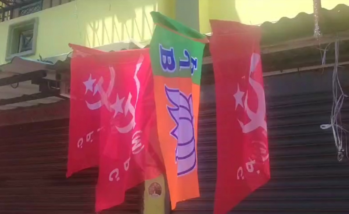 শরদিন্দু চক্রবর্তীর জনসংযোগে সঙ্গে অশোক ভট্টাচার্য ও জীবেশ সরকার