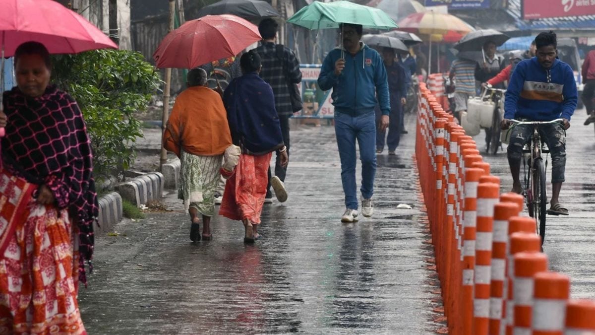 ৫০-৬০ কিমি বেগে ঝোড়ো হাওয়া আর ভারী বৃষ্টি: উত্তরবঙ্গের ৫ জেলায় জারি সতর্কতা