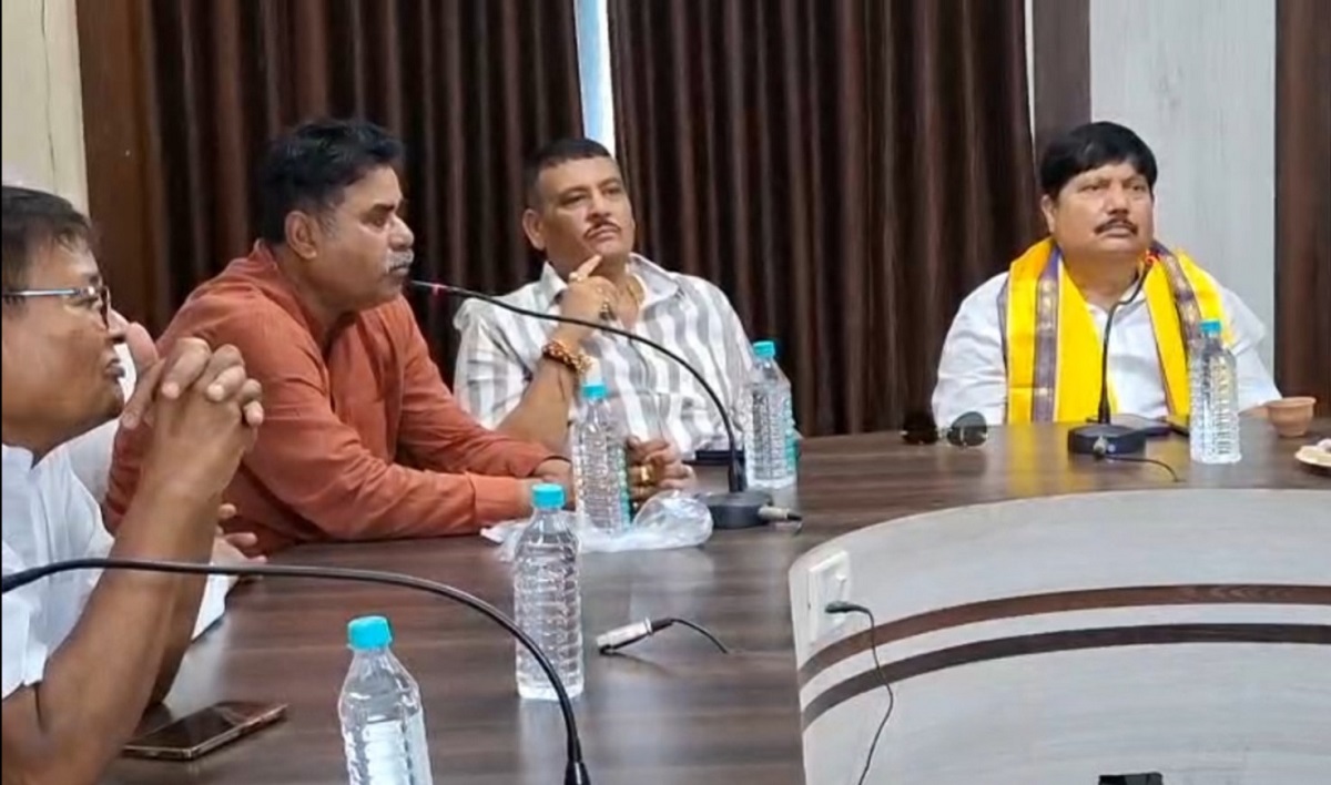 গারুলিয়া পৌরসভায় বৈঠকে প্রশাসনের সঙ্গে সরব অর্জুন সিং, তোলেন দুর্নীতির অভিযোগ