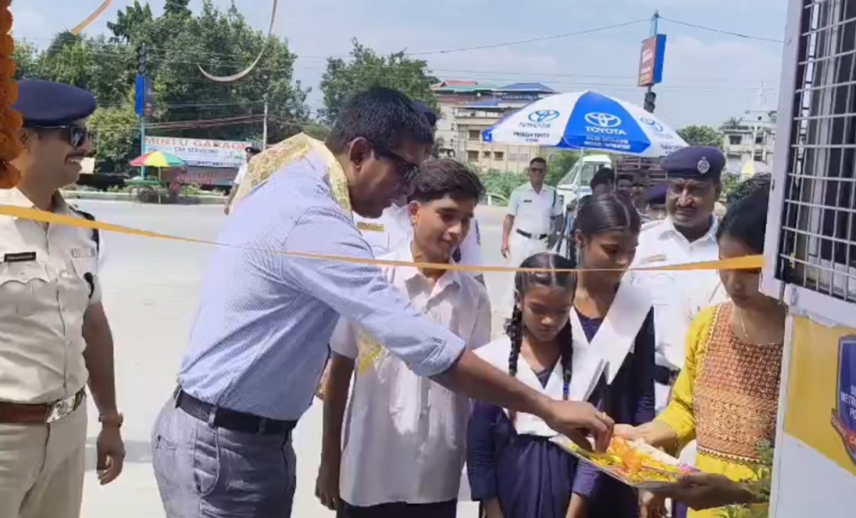 শৌচালয়-সহ নতুন রূপে ভক্তিনগর ট্রাফিক গার্ডের বুথ, উদ্বোধনে স্কুল পড়ুয়ারা